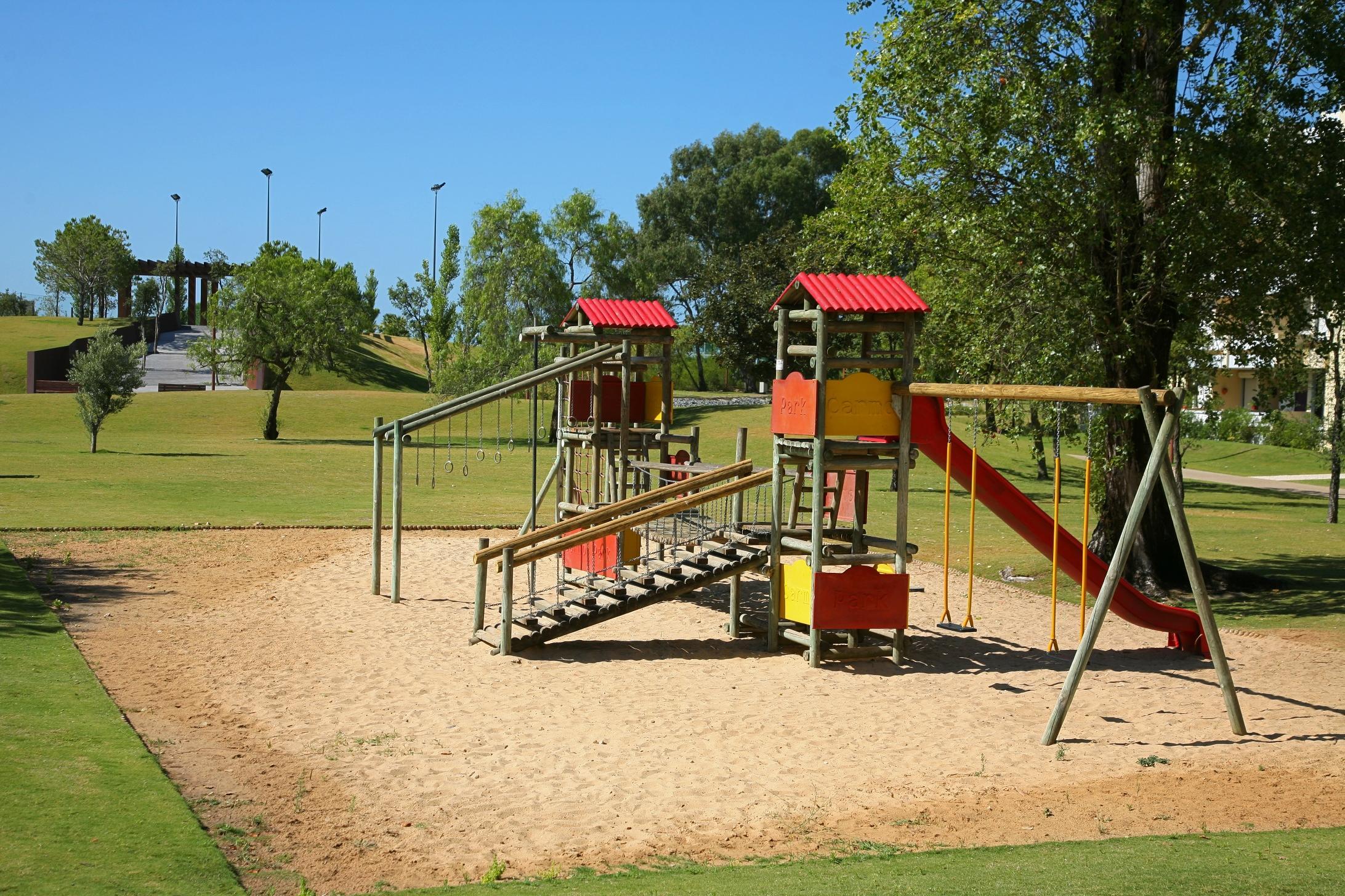 アクアルズ トロイア ラゴア ホテル&アパートメンツ S ホテルズ コレクション エクステリア 写真 Playground in the park