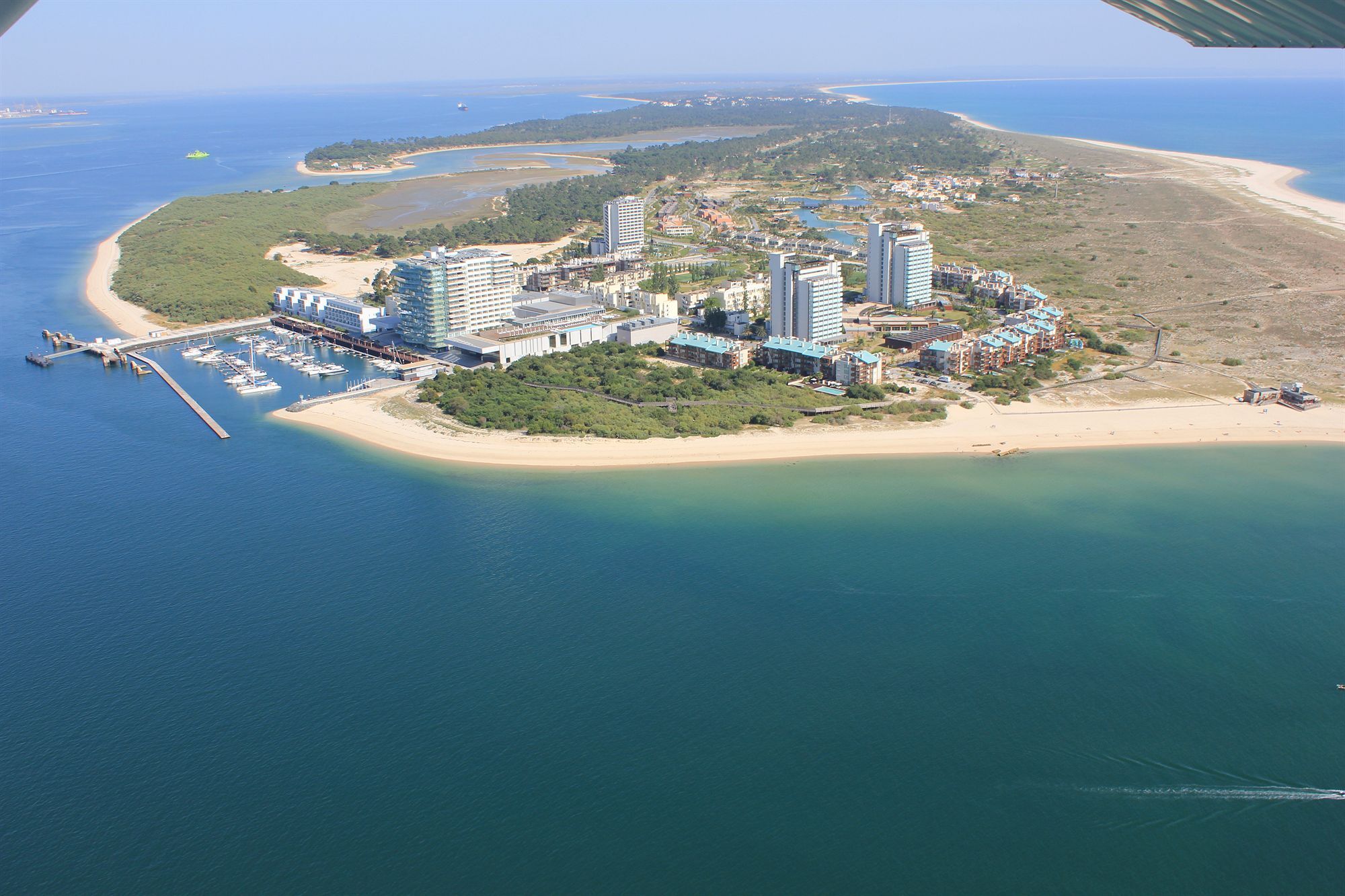 アクアルズ トロイア ラゴア ホテル&アパートメンツ S ホテルズ コレクション エクステリア 写真 Aerial view of Pearl Bay